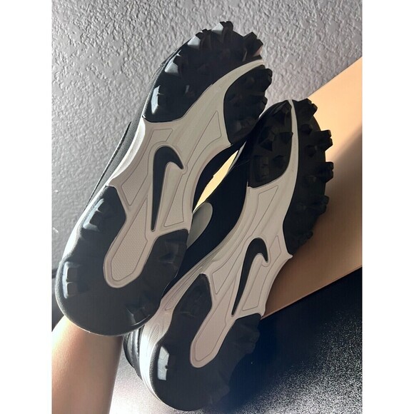 Athletic_Shoes
